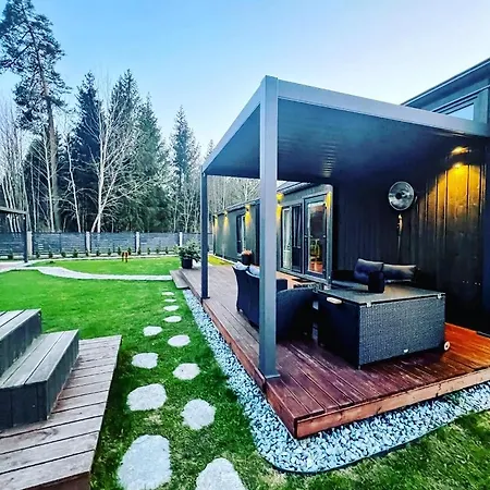 Сasa de vacaciones Romantic House Nandi Rezidence Janupietis Mellupi
